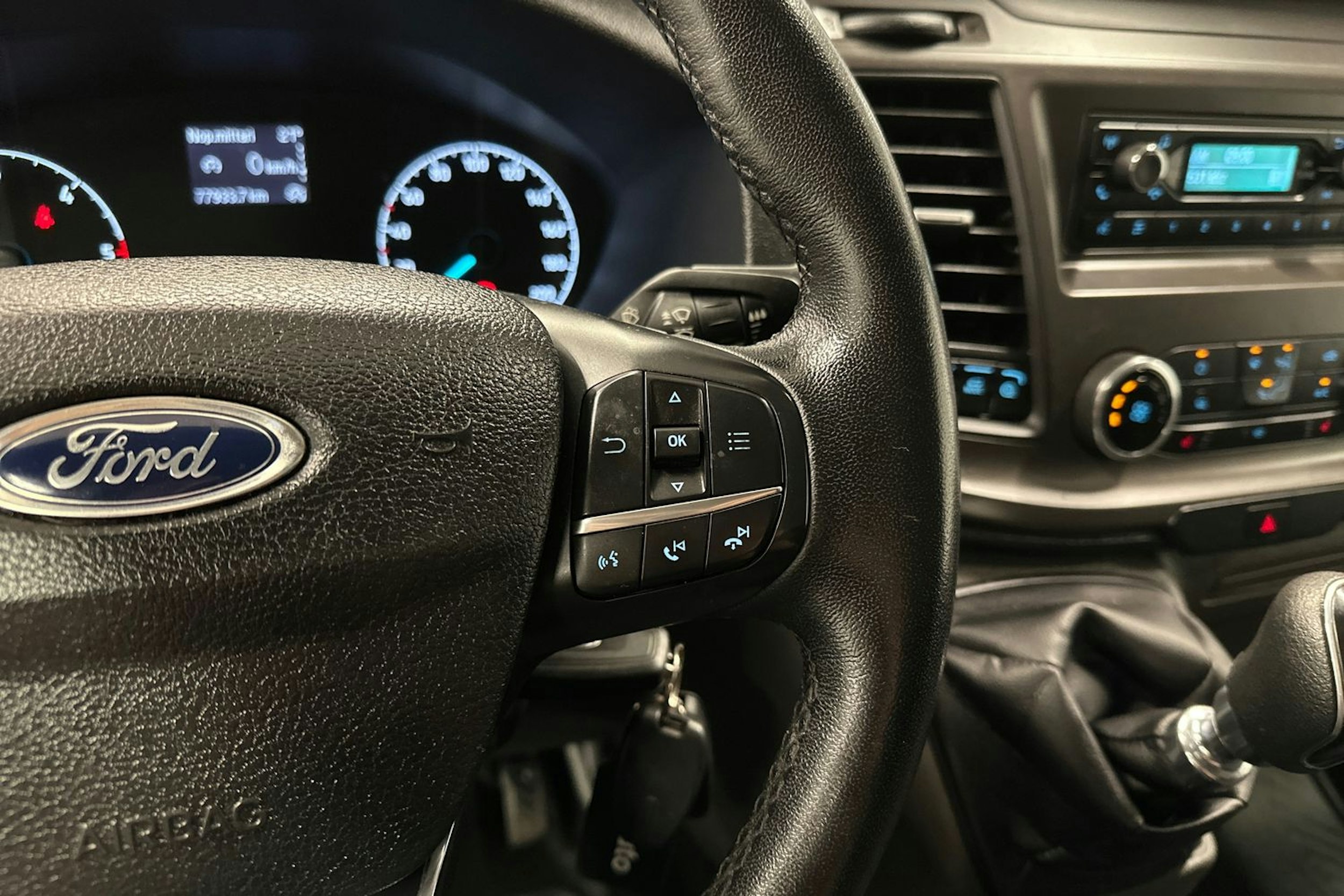 valkoinen Ford Transit Custom 2020 kuva 12.