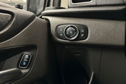 valkoinen Ford Transit Custom 2020 kuva 16.
