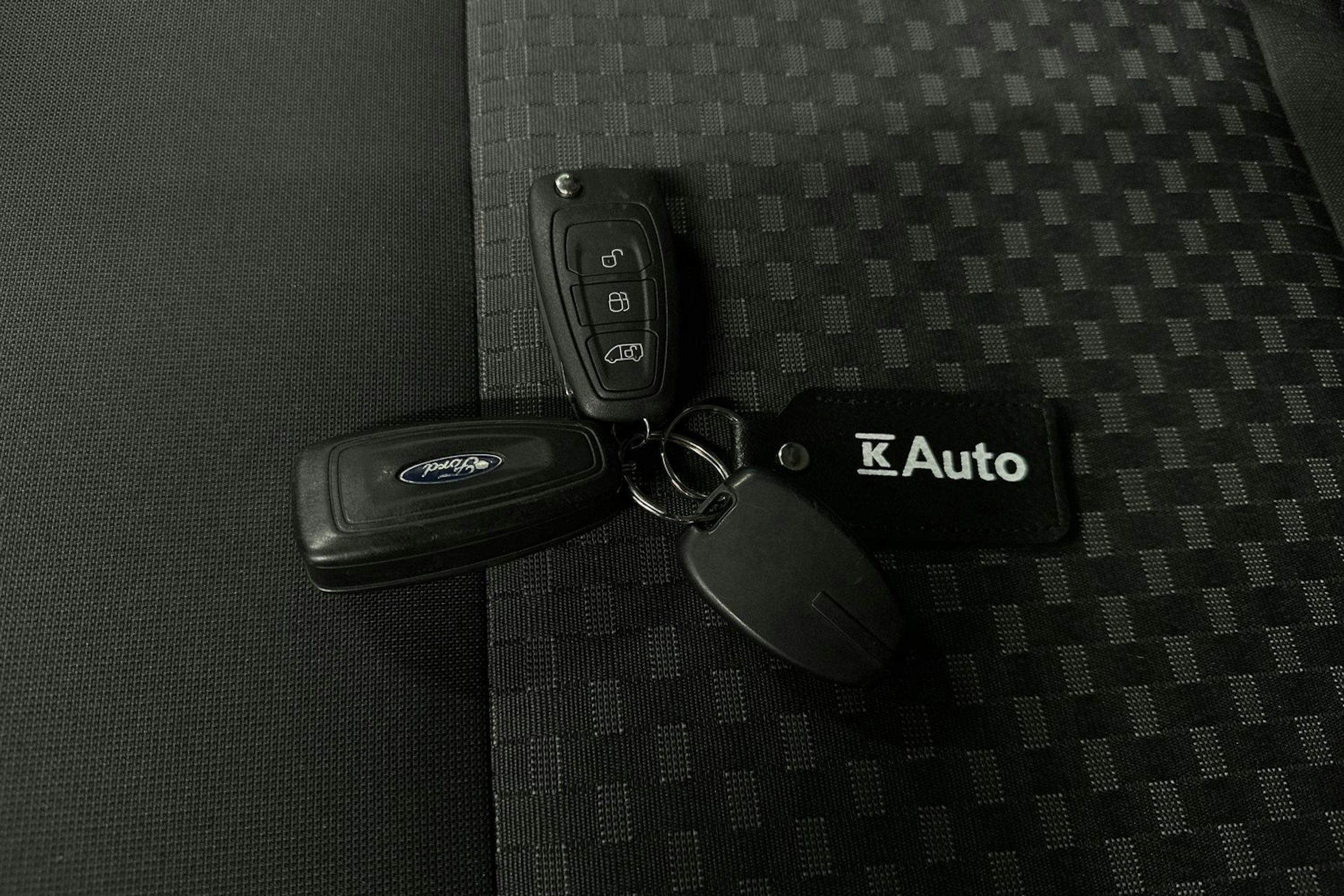 valkoinen Ford Transit Custom 2020 kuva 23.