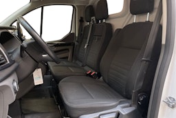 valkoinen Ford Transit Custom 2020 kuva 9.