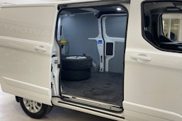 valkoinen Ford Transit Custom 2020 kuva 13.