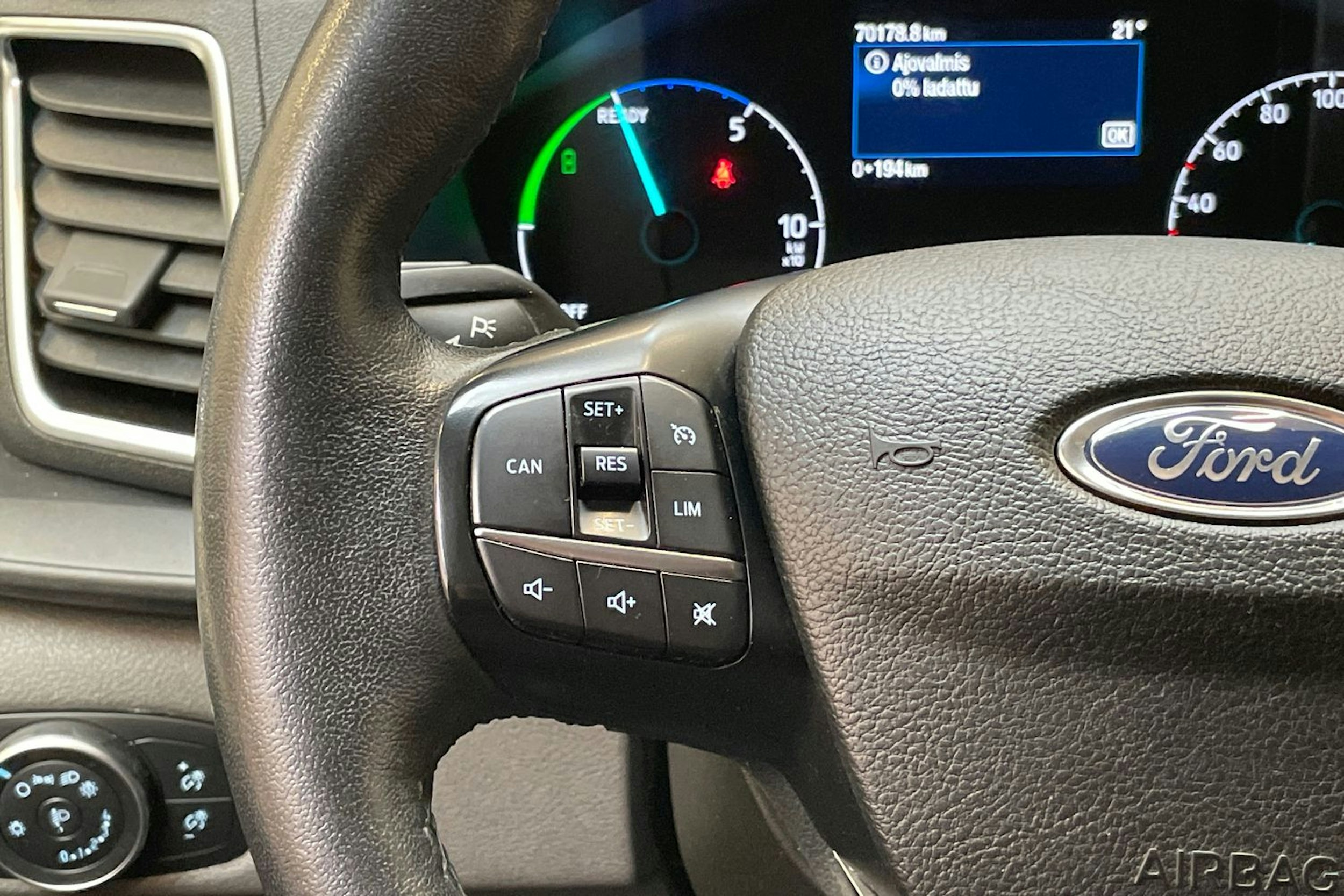 valkoinen Ford Transit Custom 2020 kuva 18.