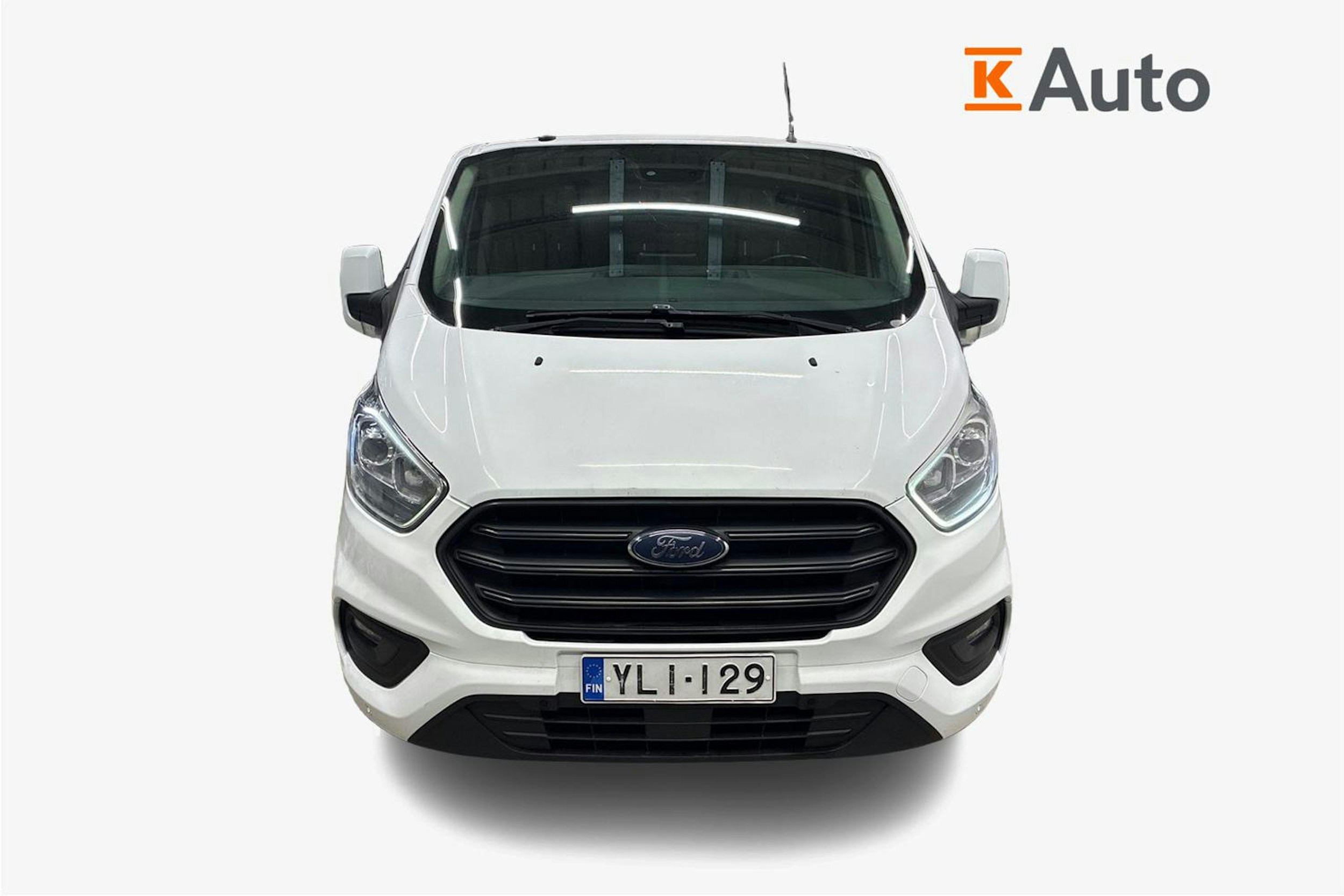 Valkoinen Ford Transit Custom 2020 kuva 4.