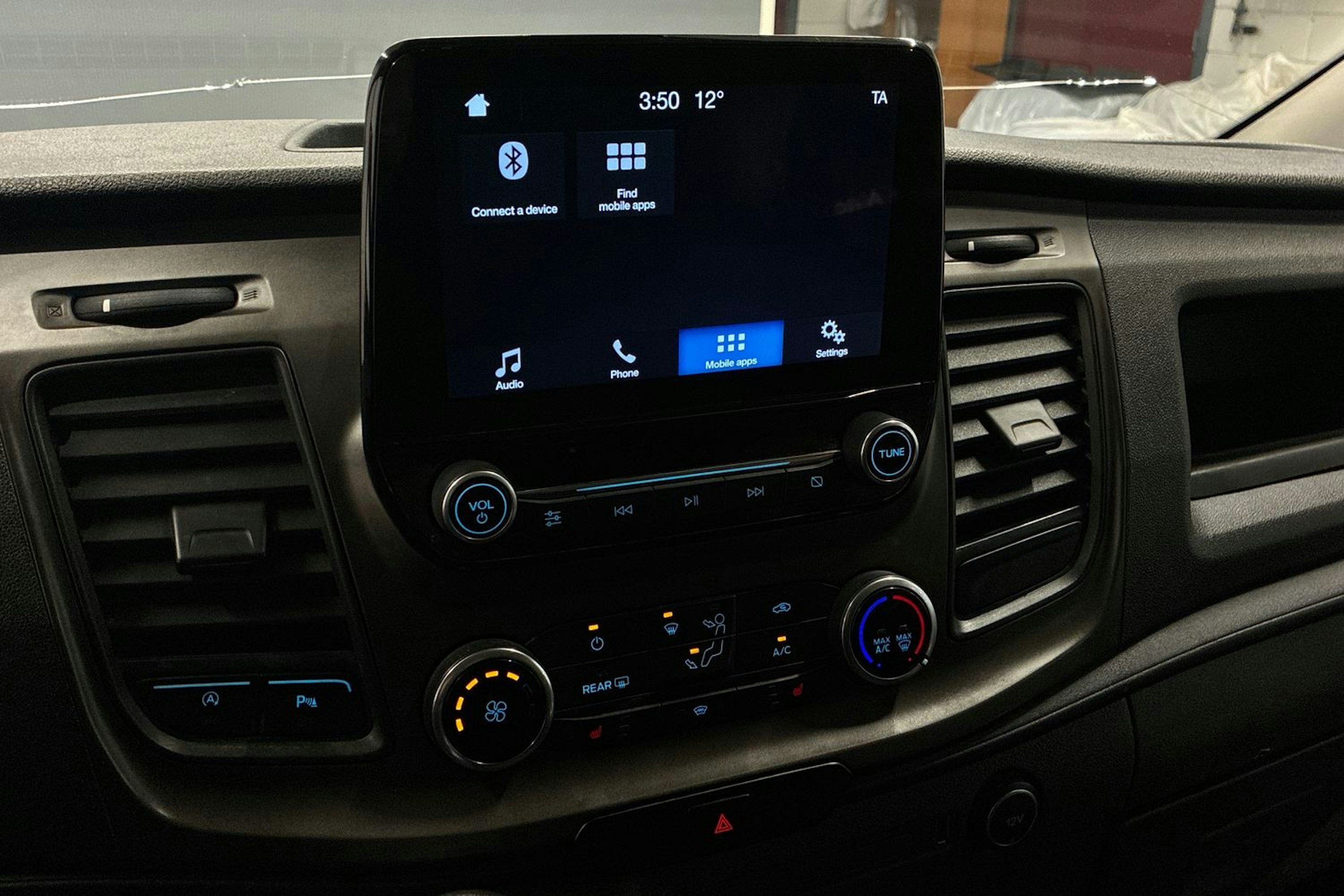 Valkoinen Ford Transit Custom 2020 kuva 10.