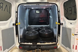 Valkoinen Ford Transit Custom 2020 kuva 15.