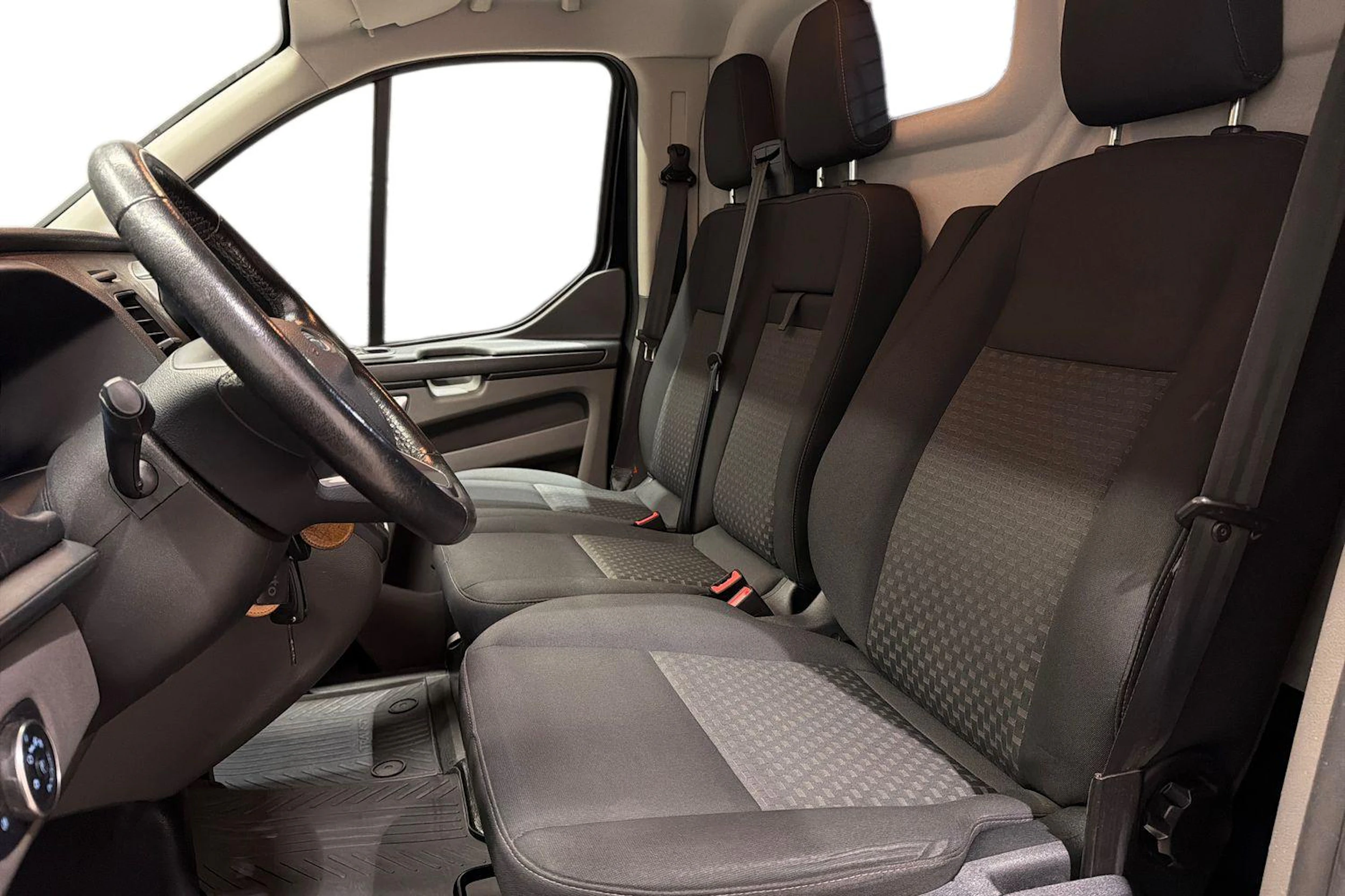 musta Ford Transit Custom 2020 kuva 11.