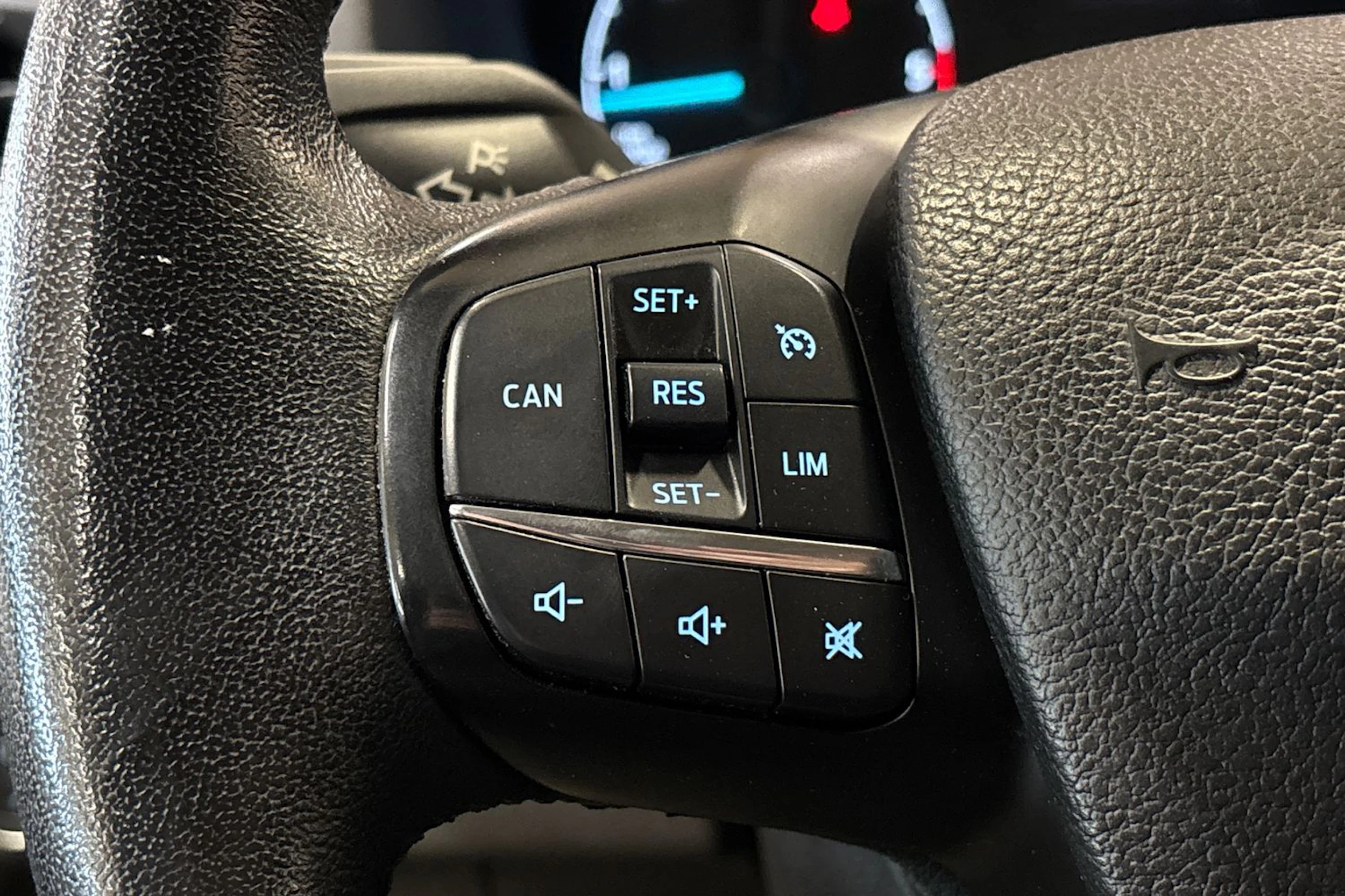 valkoinen Ford Transit Custom 2020 kuva 16.