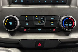 valkoinen Ford Transit Custom 2020 kuva 21.