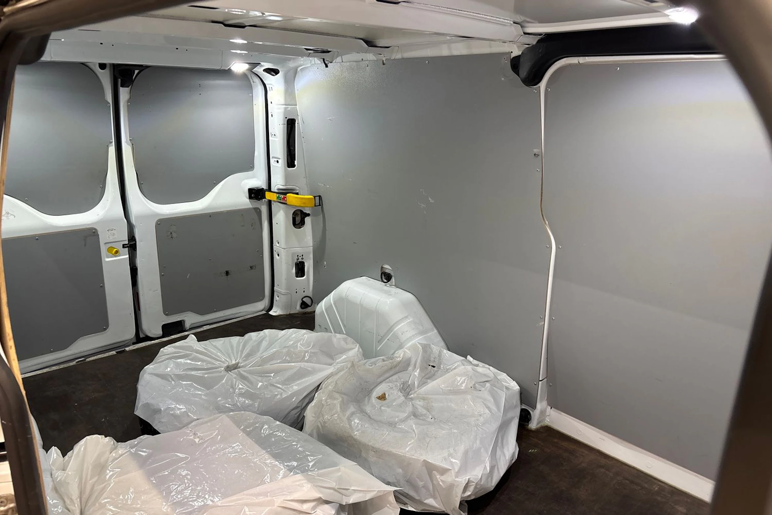 valkoinen Ford Transit Custom 2020 kuva 22.