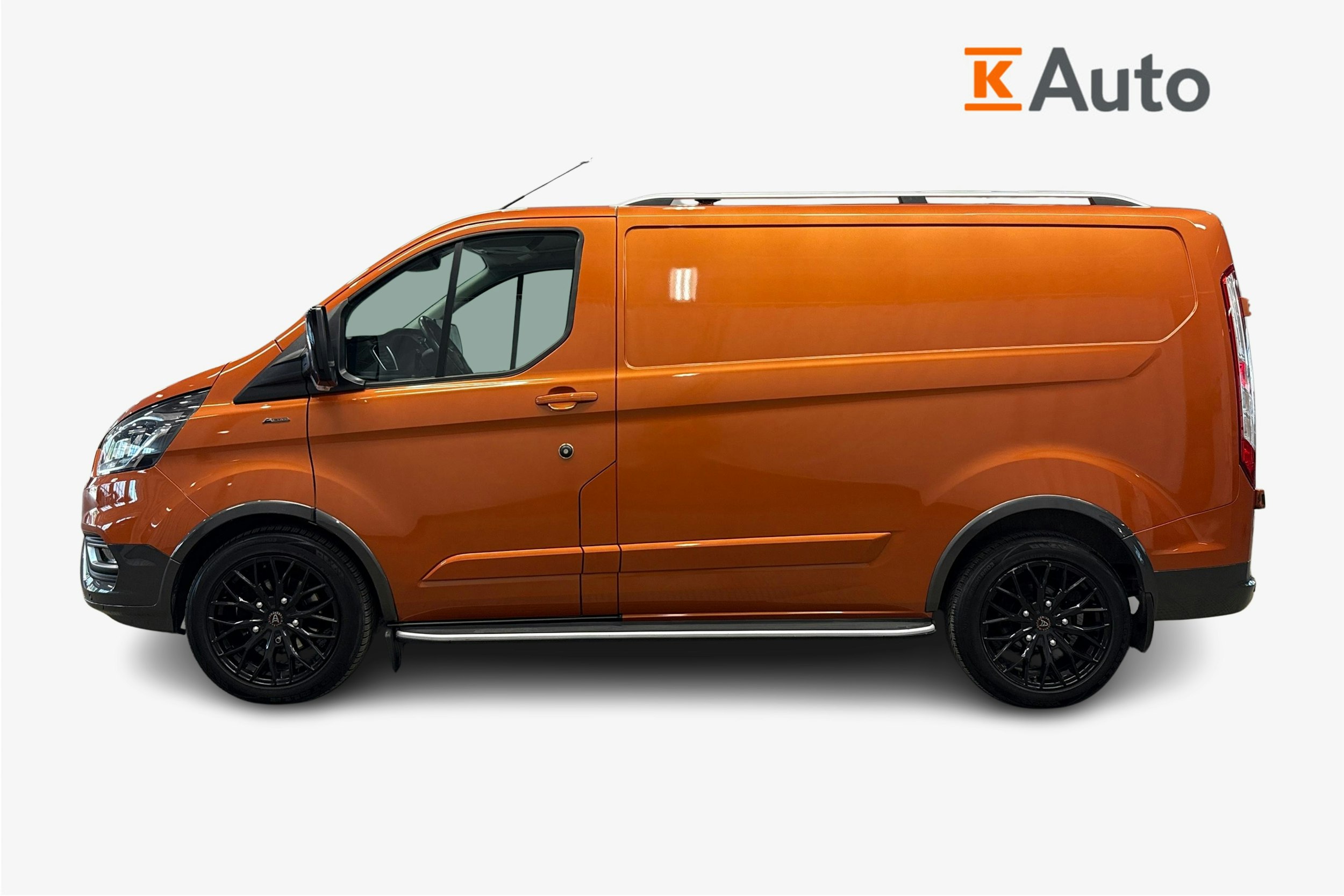 oranssi Ford Transit Custom 2021 kuva 5.