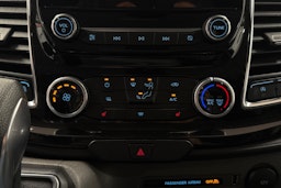 oranssi Ford Transit Custom 2021 kuva 17.