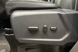 oranssi Ford Transit Custom 2021 kuva 20.
