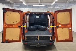 oranssi Ford Transit Custom 2021 kuva 21.