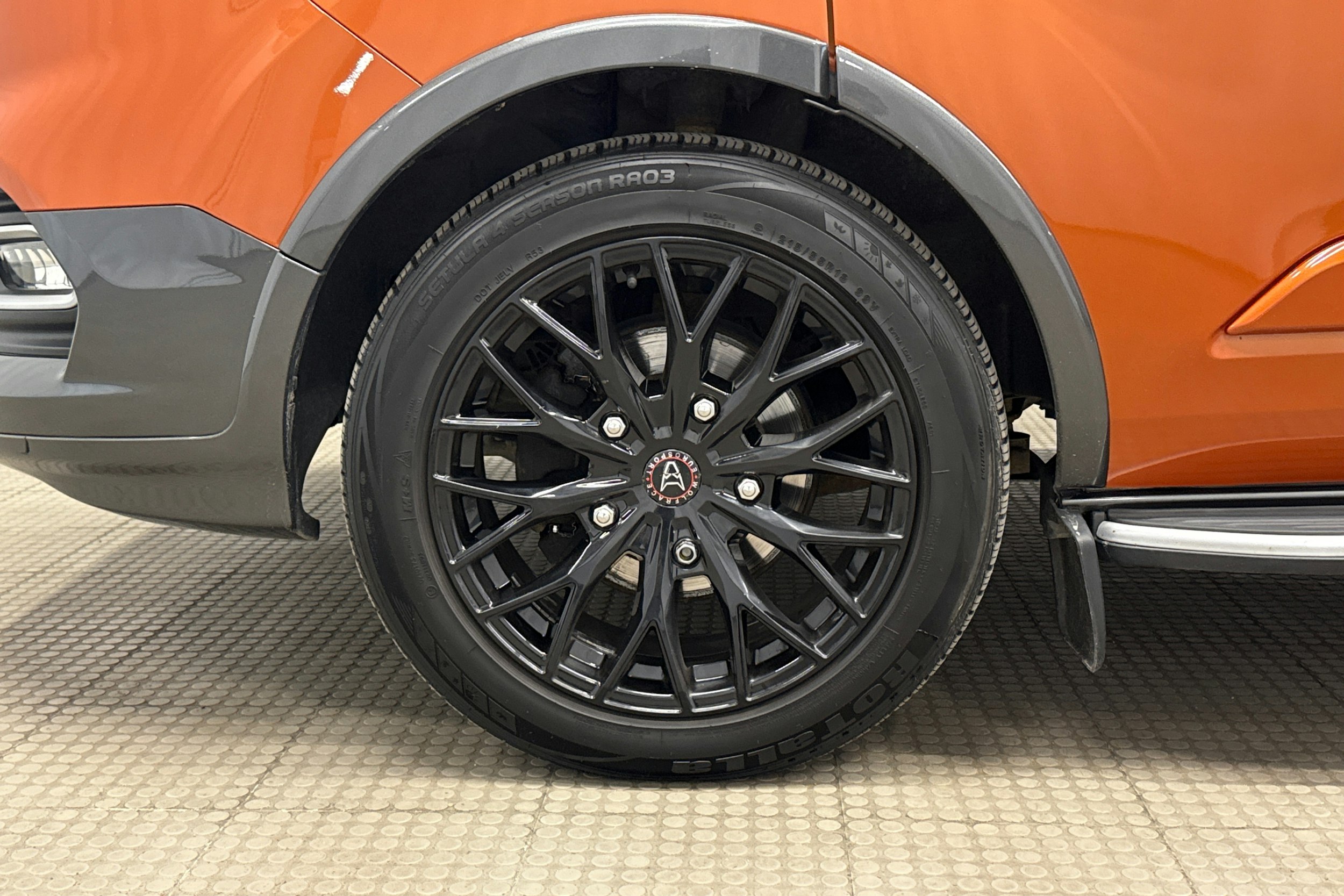 oranssi Ford Transit Custom 2021 kuva 25.