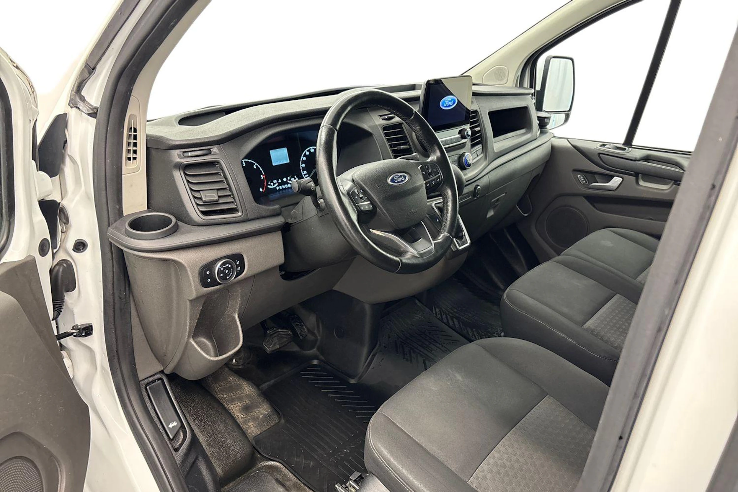 valkoinen Ford Transit Custom 2021 kuva 8.