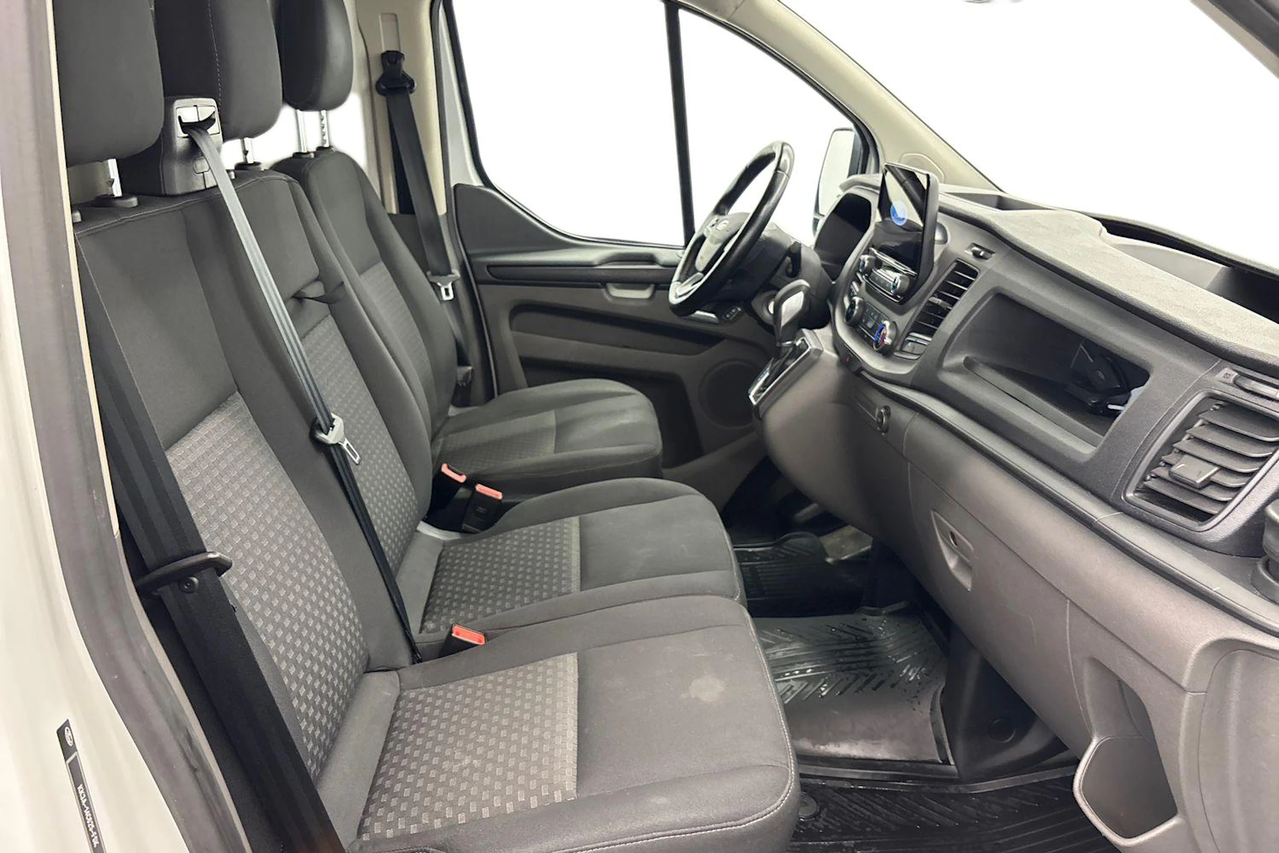 valkoinen Ford Transit Custom 2021 kuva 11.