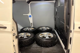 valkoinen Ford Transit Custom 2021 kuva 16.
