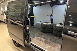 Musta Ford Transit Custom 2021 kuva 24.