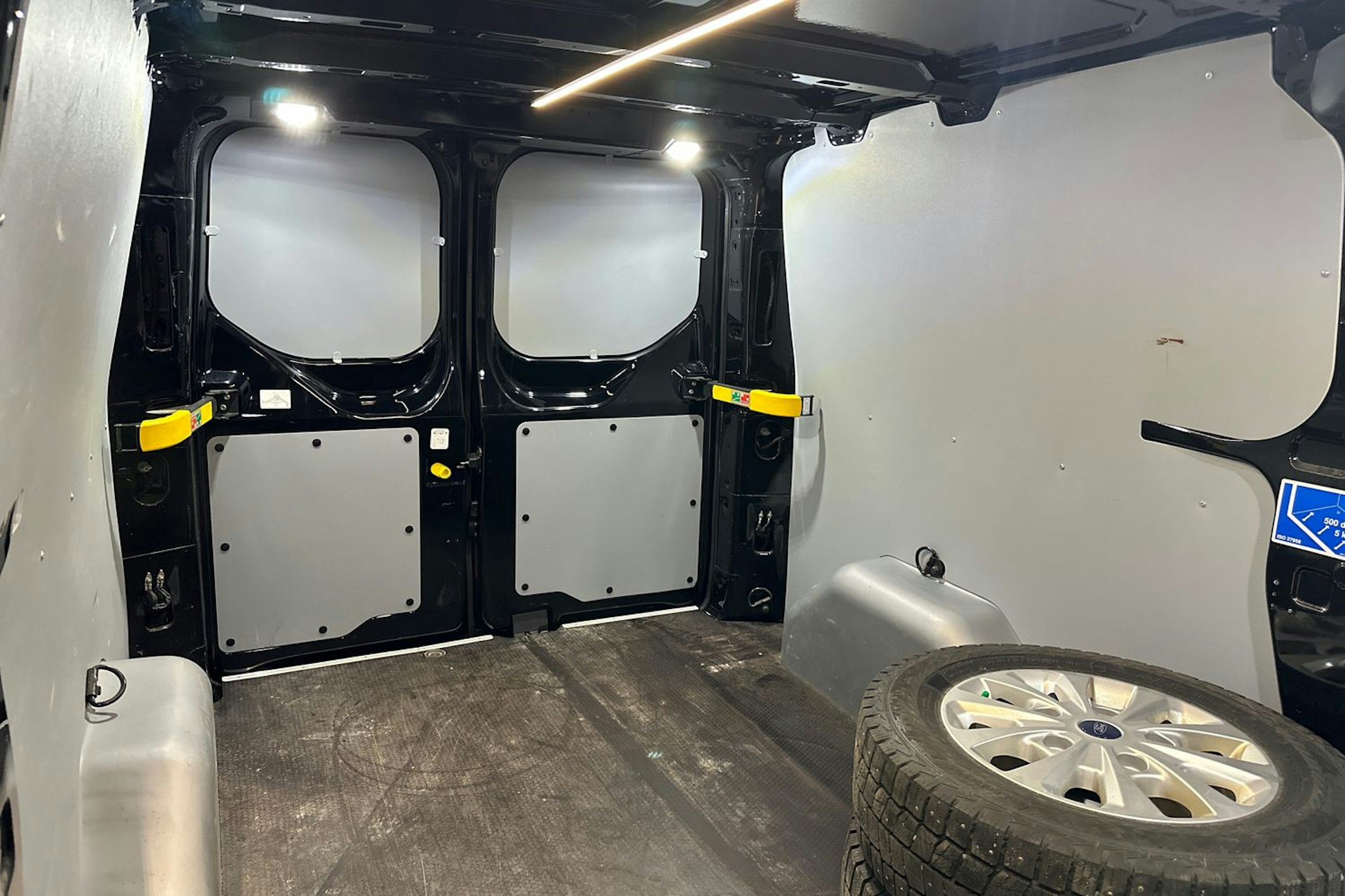 Musta Ford Transit Custom 2021 kuva 27.