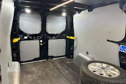 Musta Ford Transit Custom 2021 kuva 27.