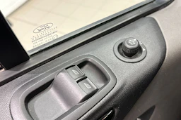 valkoinen Ford Transit Custom 2021 kuva 11.