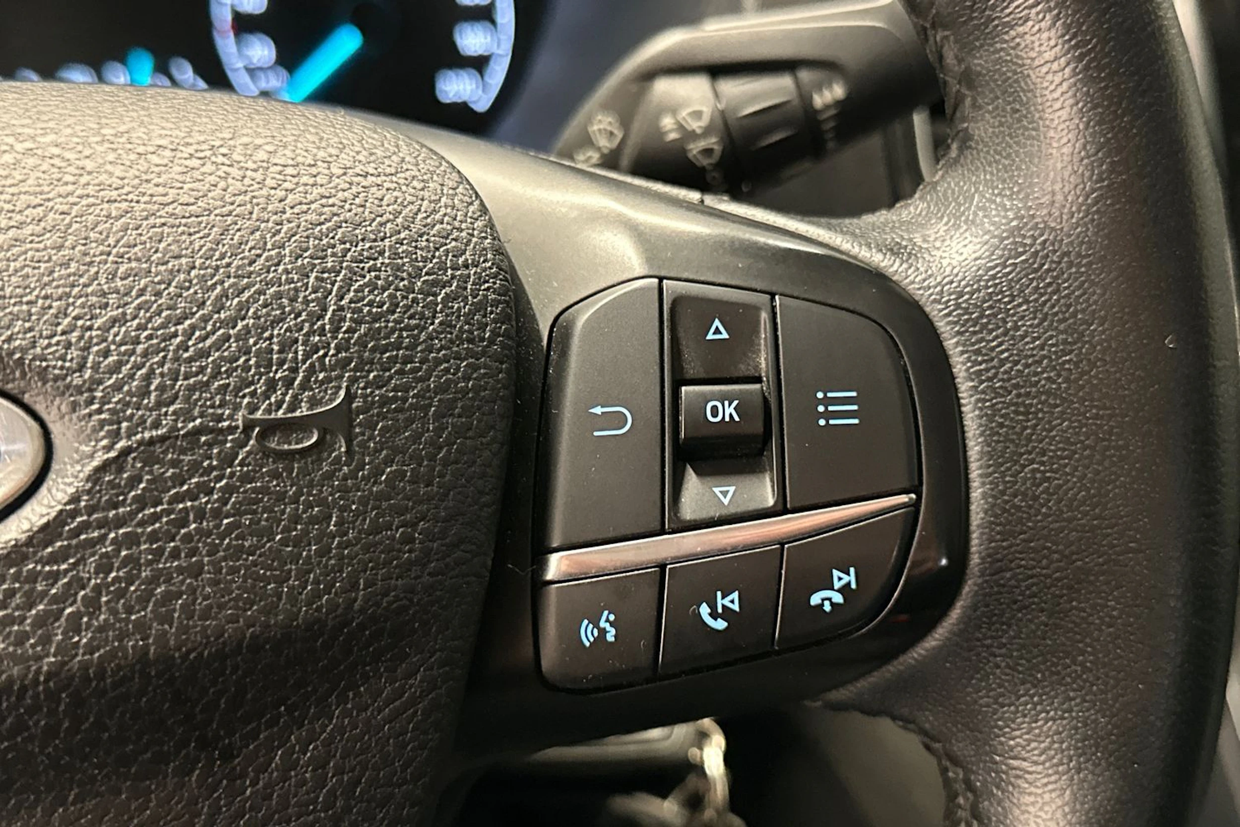 valkoinen Ford Transit Custom 2021 kuva 14.