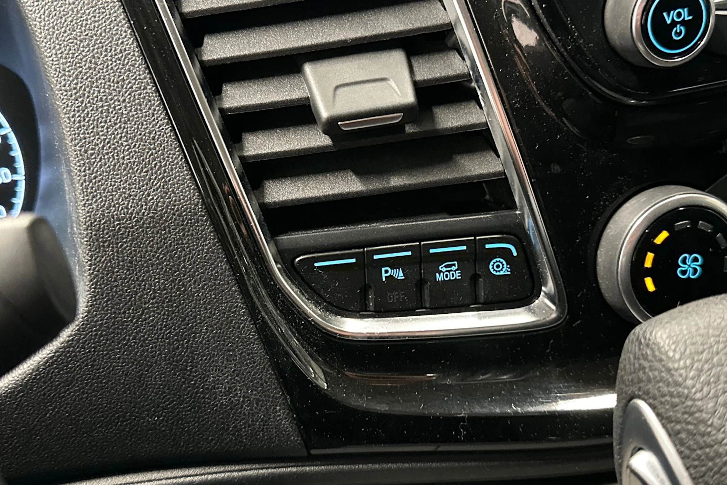 valkoinen Ford Transit Custom 2021 kuva 16.