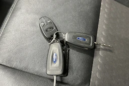 valkoinen Ford Transit Custom 2021 kuva 19.