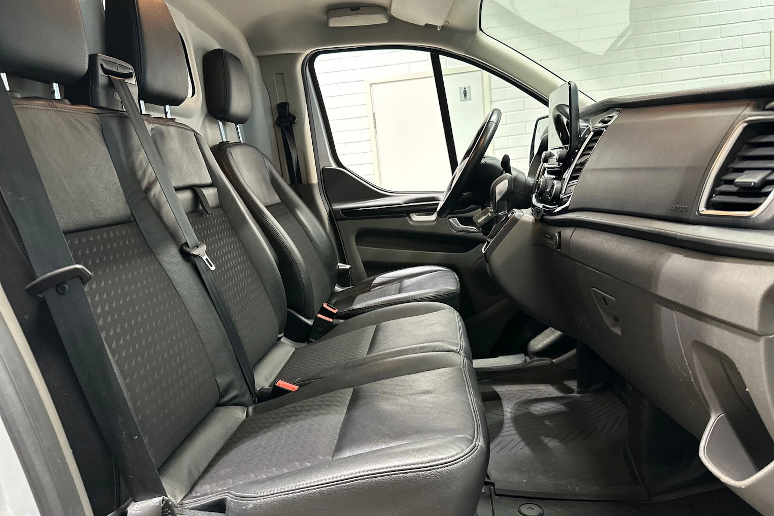 valkoinen Ford Transit Custom 2021 kuva 20.