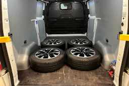 valkoinen Ford Transit Custom 2021 kuva 28.