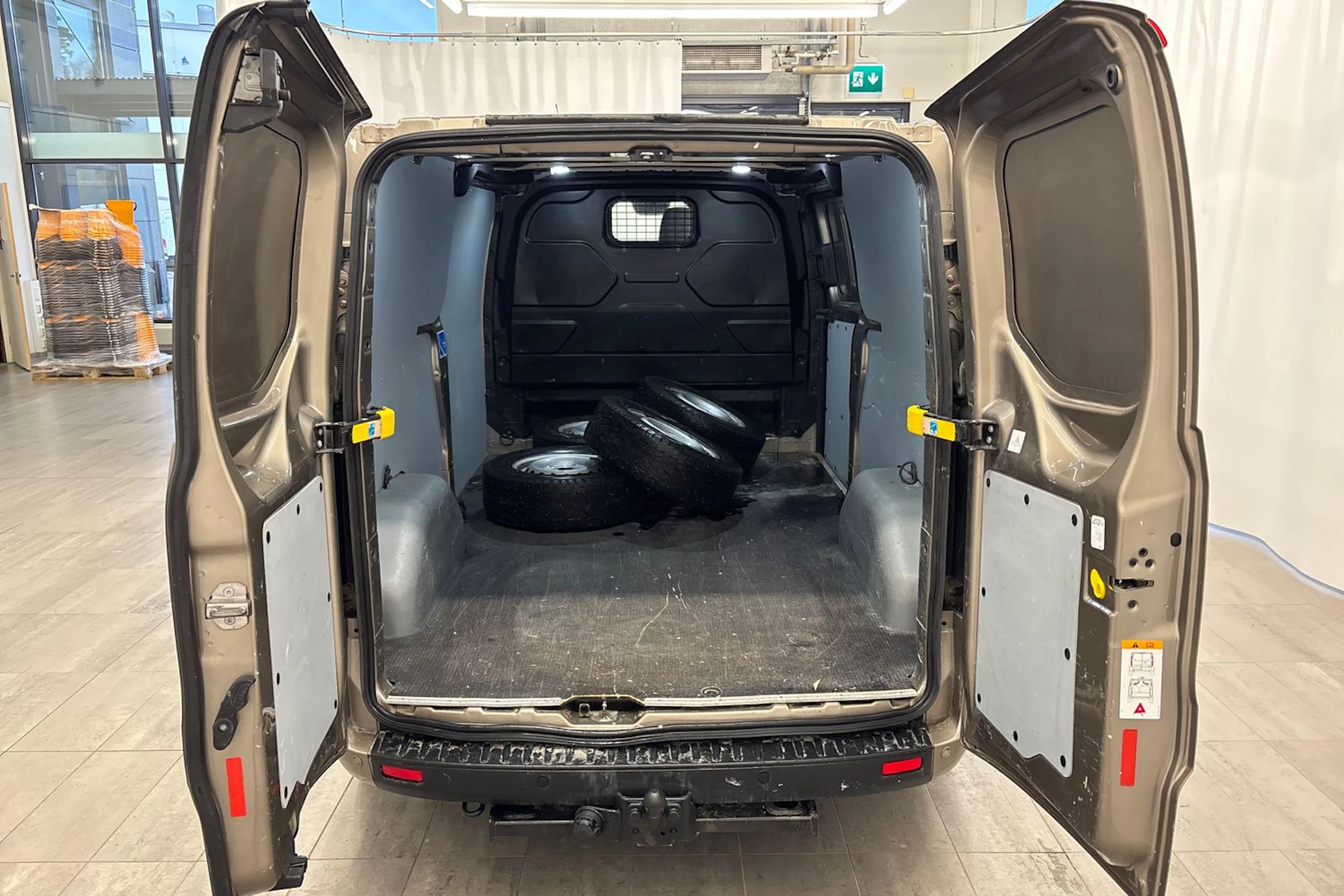 harmaa Ford Transit Custom 2021 kuva 21.