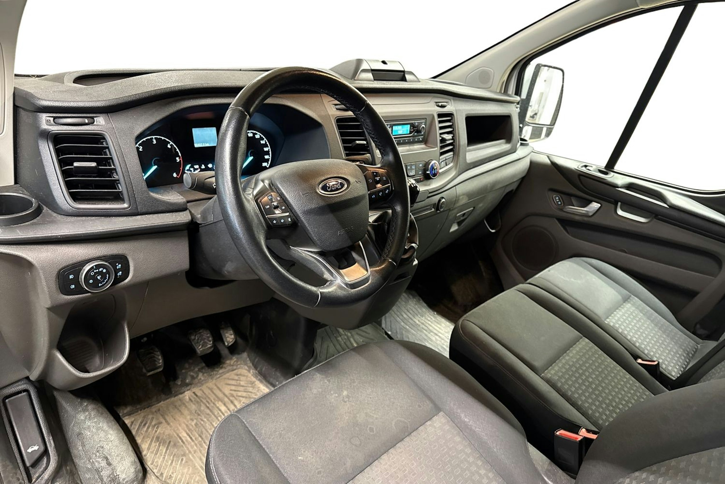 valkoinen Ford Transit Custom 2021 kuva 3.