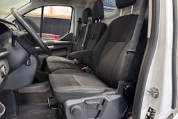 valkoinen Ford Transit Custom 2021 kuva 20.