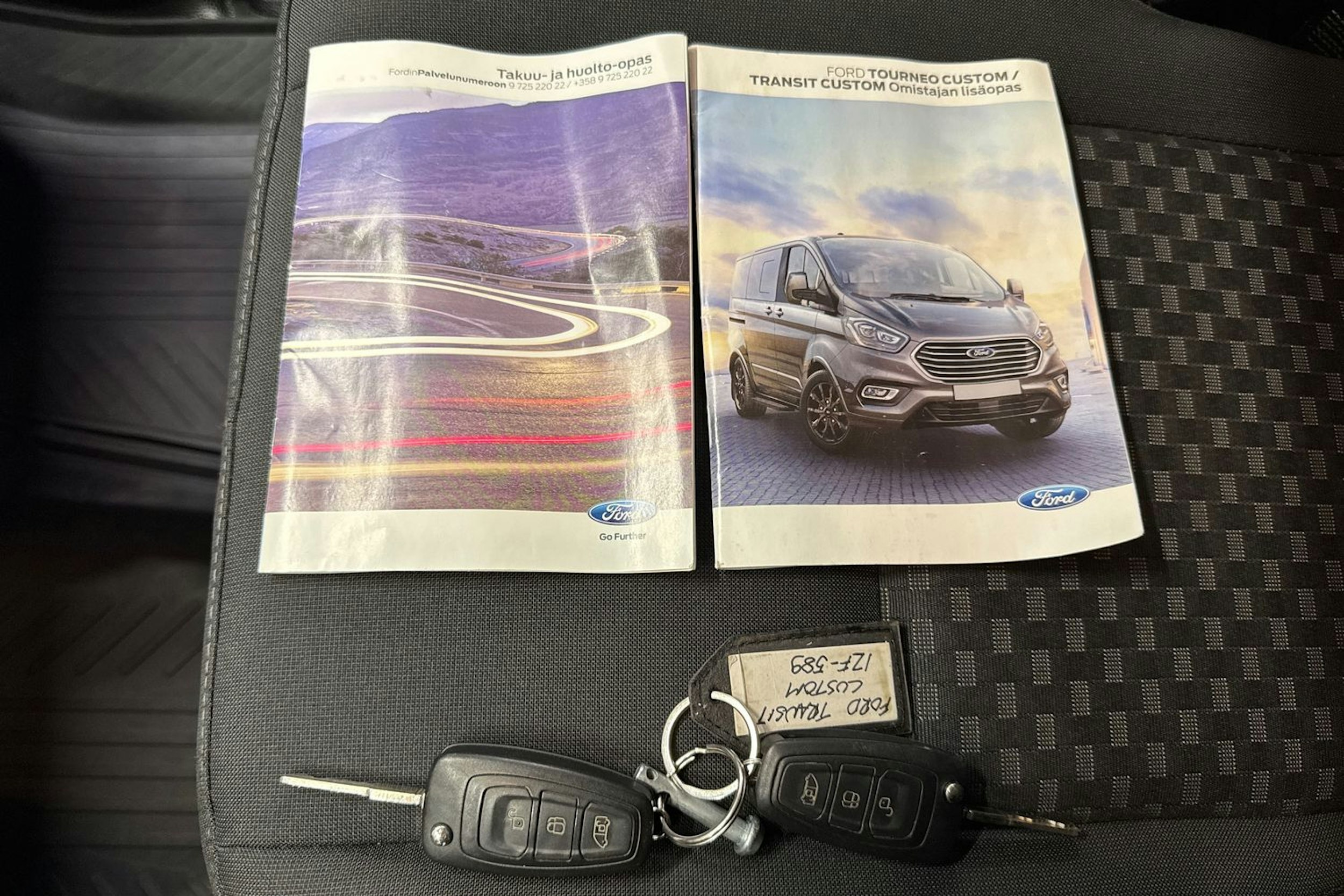 valkoinen Ford Transit Custom 2021 kuva 29.