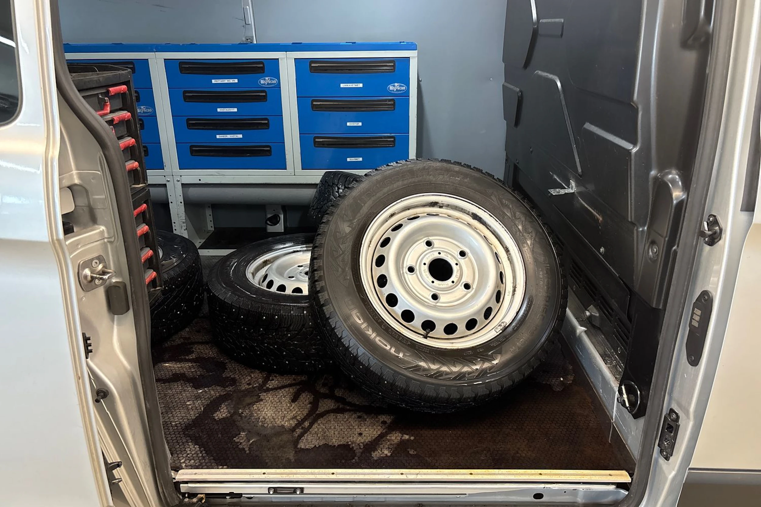 harmaa Ford Transit Custom 2021 kuva 10.
