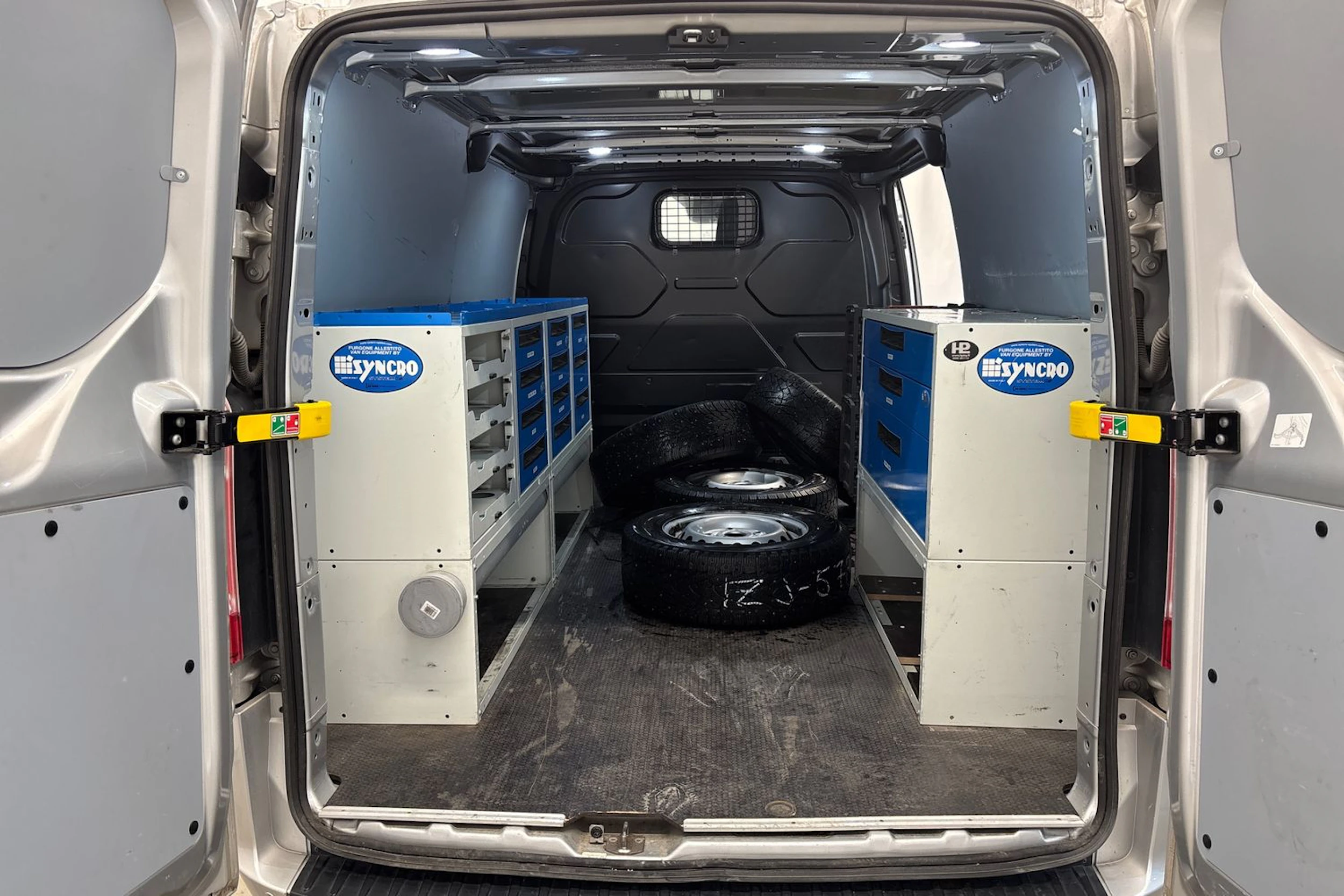 harmaa Ford Transit Custom 2021 kuva 13.
