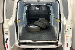 valkoinen Ford Transit Custom 2021 kuva 14.