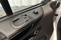 valkoinen Ford Transit Custom 2021 kuva 16.