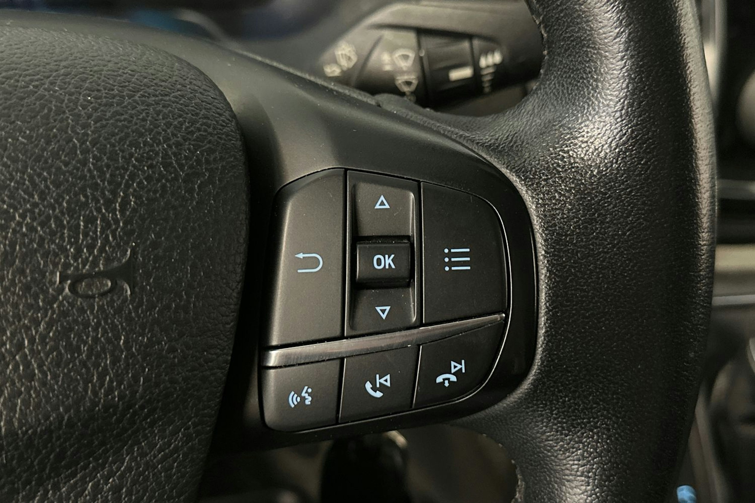 valkoinen Ford Transit Custom 2021 kuva 19.