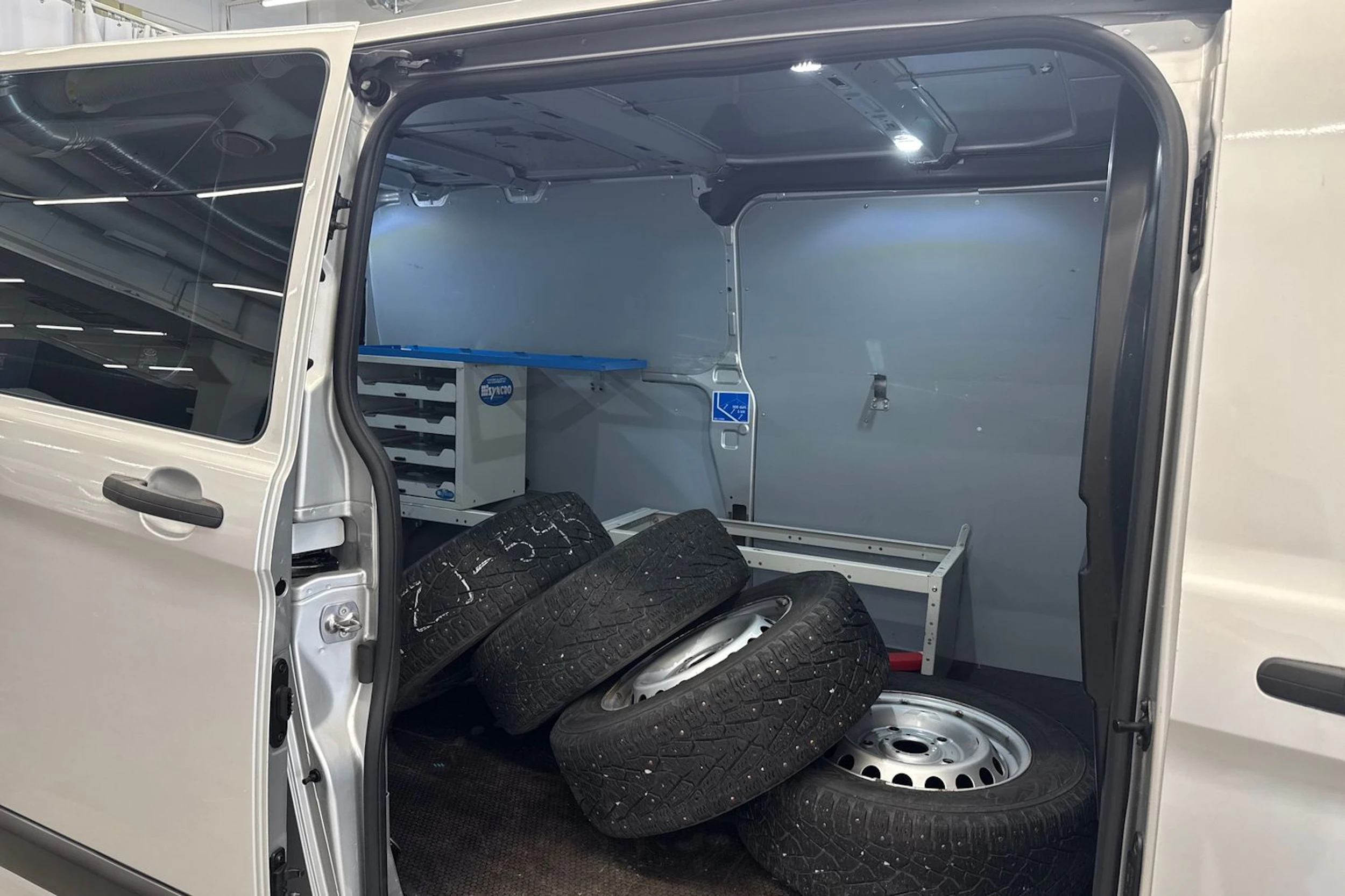 harmaa Ford Transit Custom 2021 kuva 21.