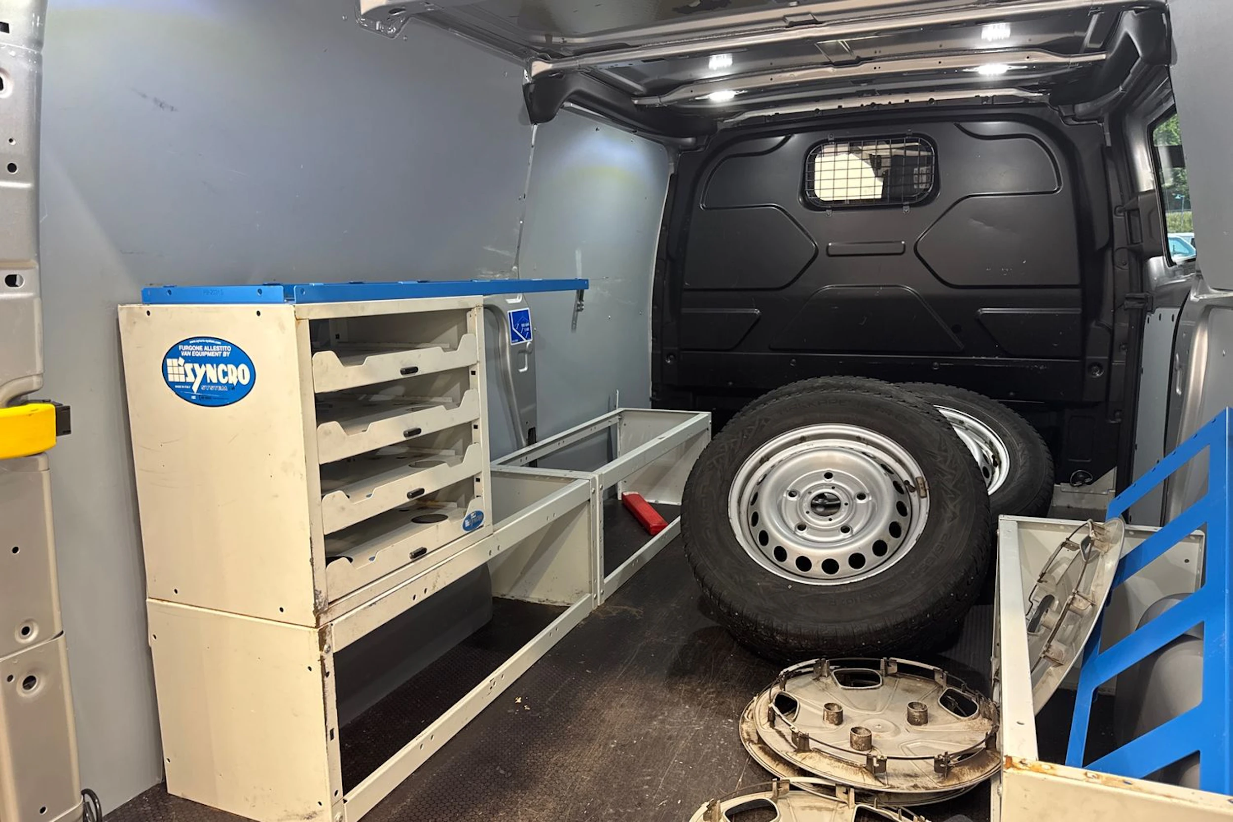 harmaa Ford Transit Custom 2021 kuva 23.