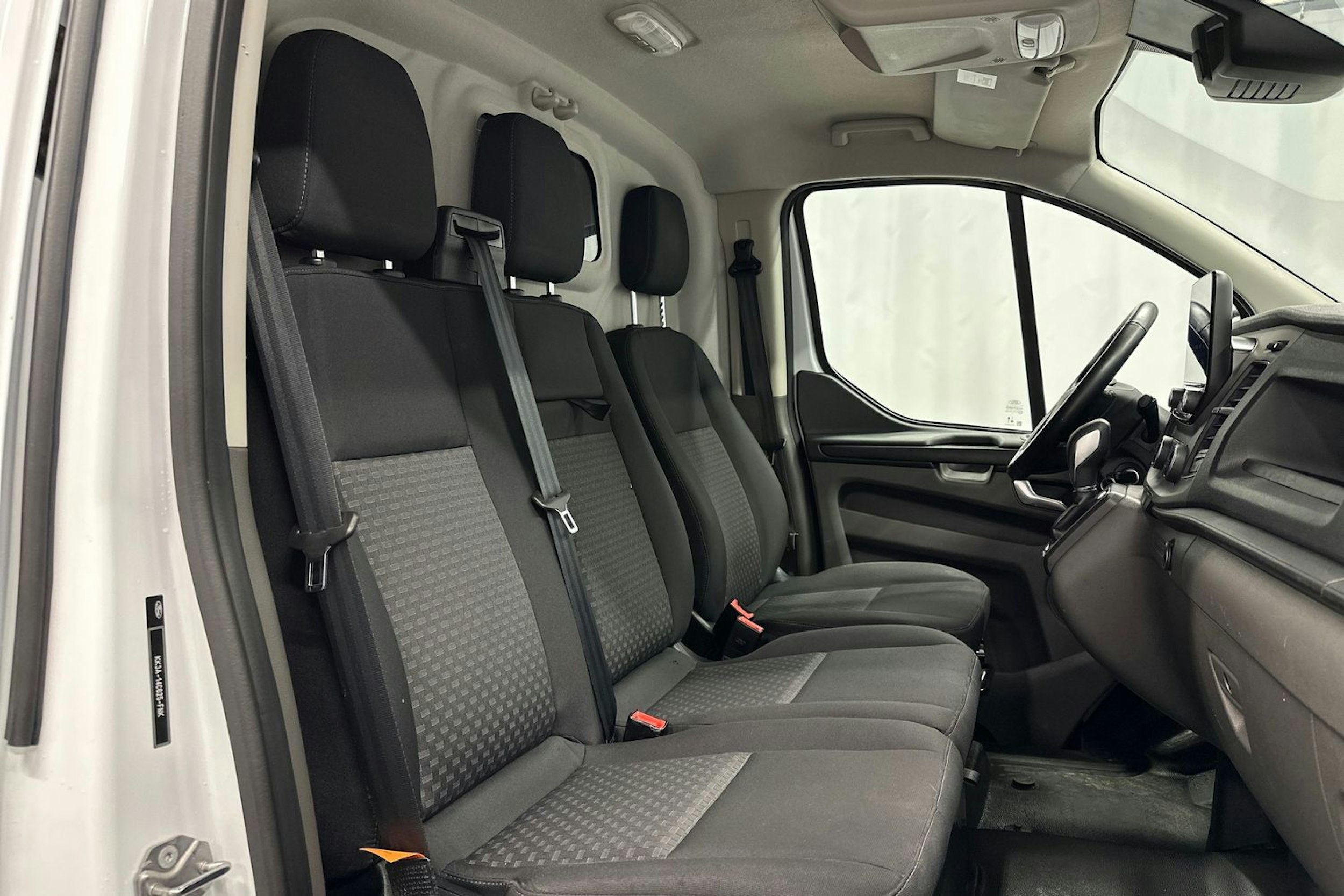valkoinen Ford Transit Custom 2021 kuva 15.