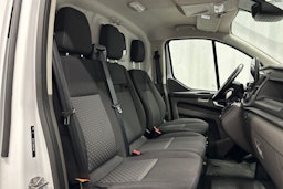 valkoinen Ford Transit Custom 2021 kuva 15.