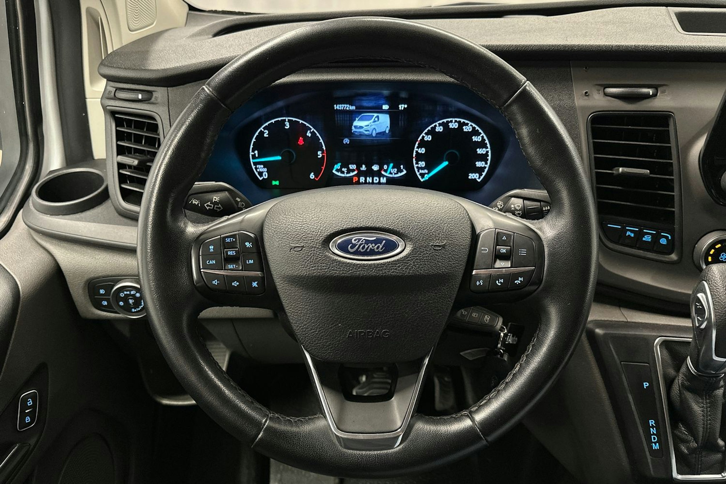 valkoinen Ford Transit Custom 2021 kuva 16.