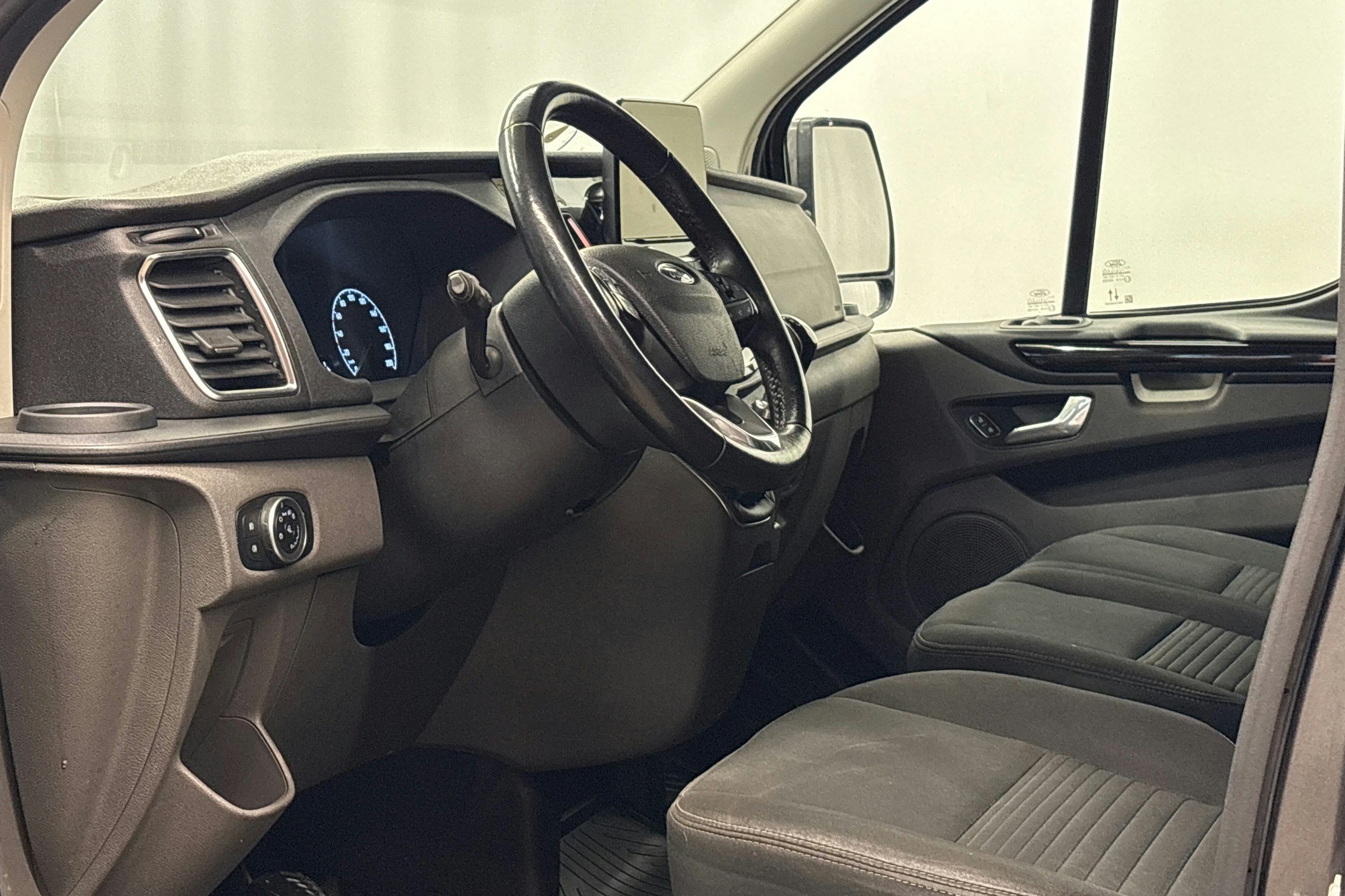 harmaa Ford Transit Custom 2021 kuva 13.
