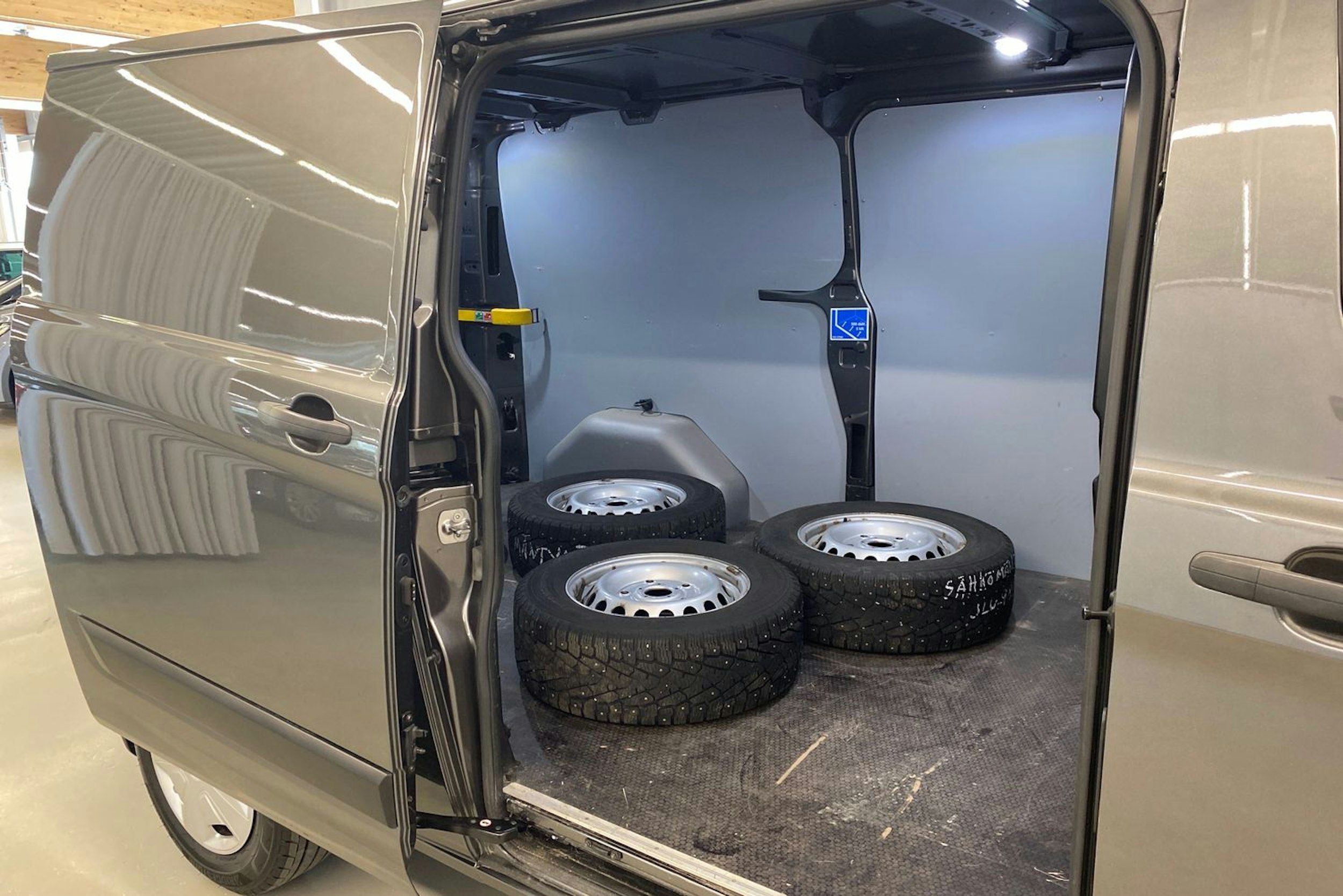 harmaa Ford Transit Custom 2021 kuva 25.