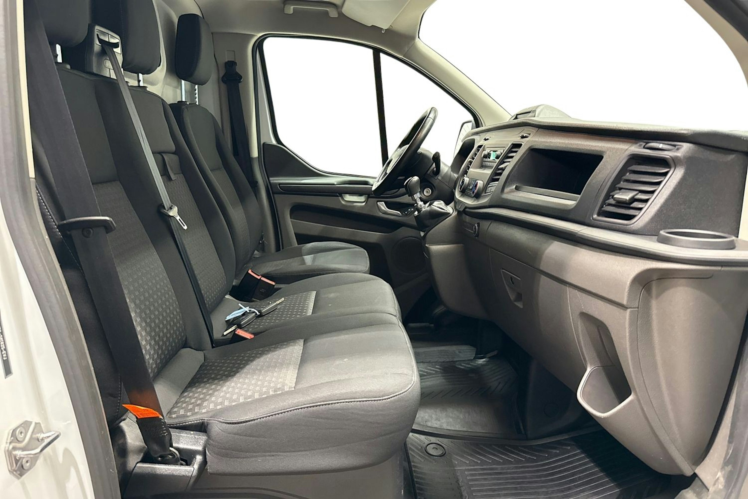 valkoinen Ford Transit Custom 2021 kuva 10.