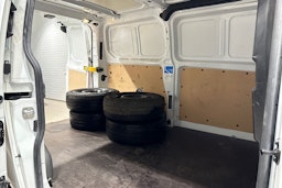 valkoinen Ford Transit Custom 2021 kuva 15.