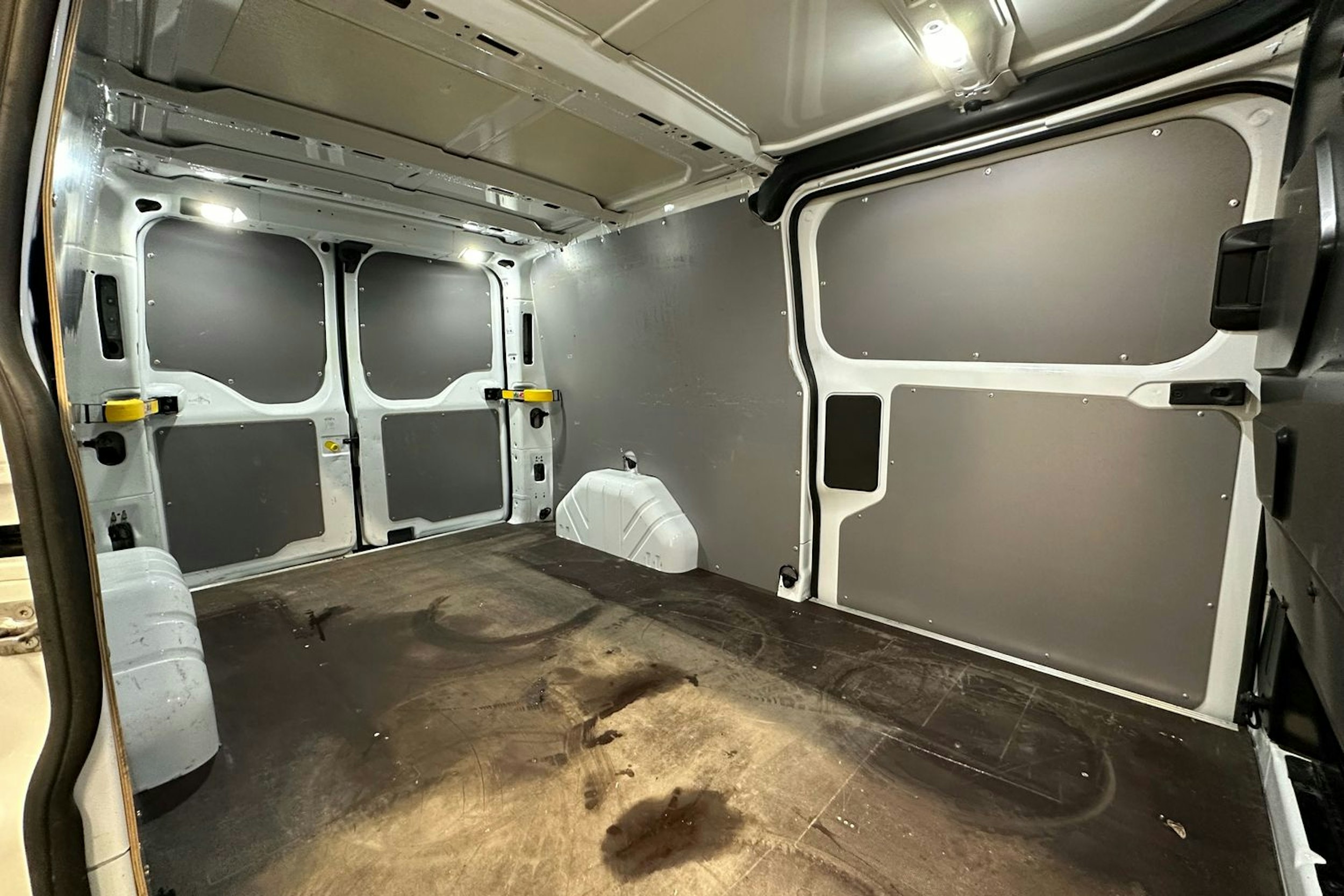 valkoinen Ford Transit Custom 2021 kuva 11.