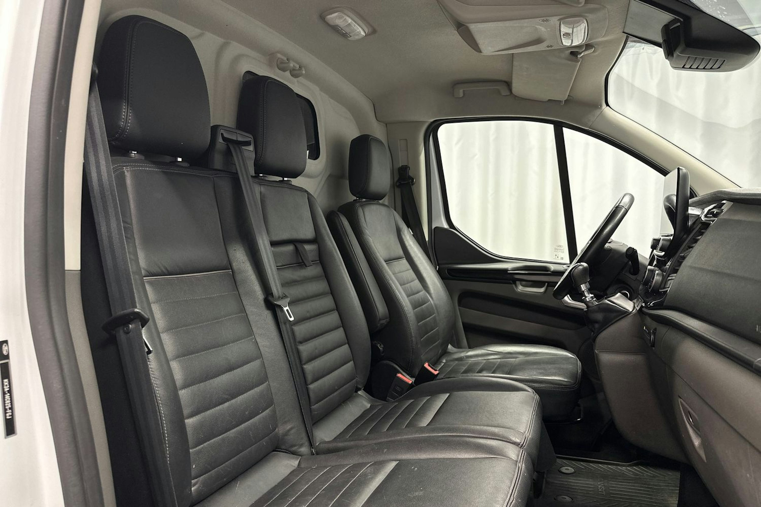 valkoinen Ford Transit Custom 2021 kuva 15.